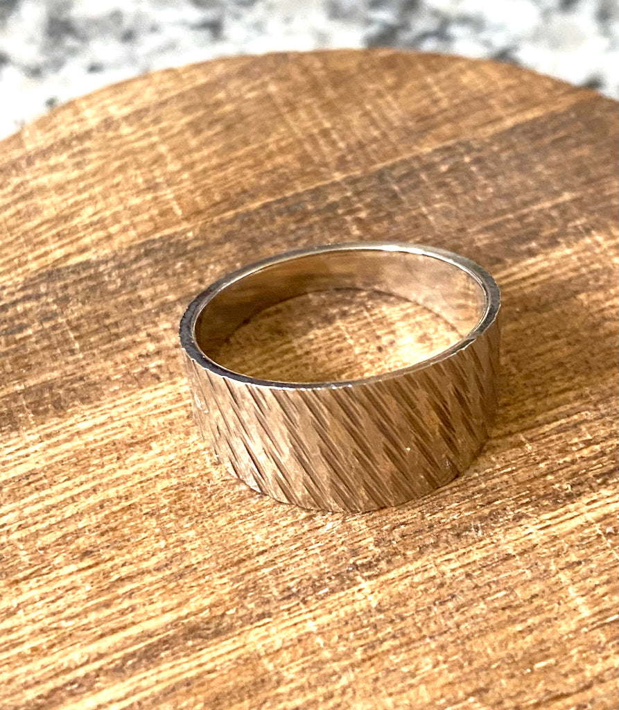 Simple silver etched ring (size 8) - RobynRhodes